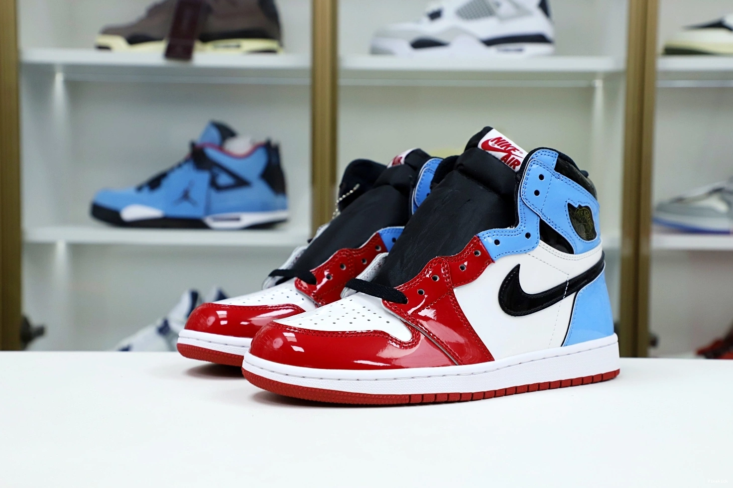 AIR 'FEARLESS' HIGH 1 OG RETRO JORDAN 0820
